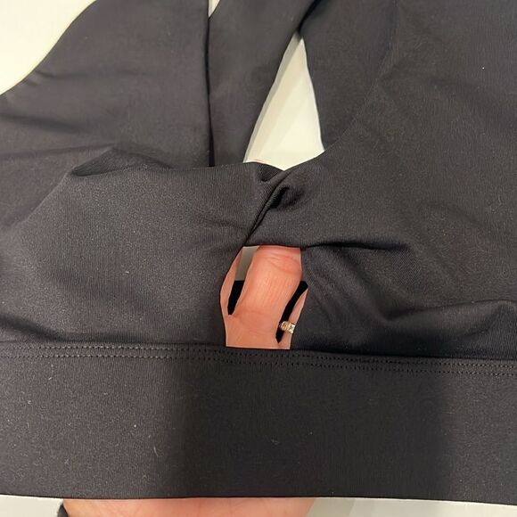 Fabletics Twist Front Medium Impact Black Bra size XL- excellent condition - Picture 5 of 10